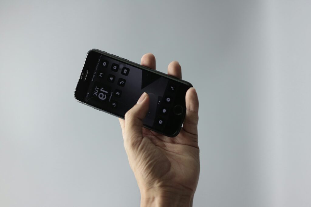 日本でスマートフォンを使うための通信準備